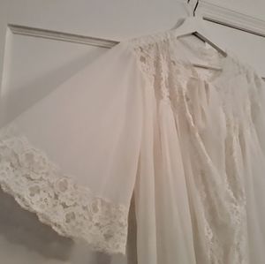 VINTAGE 50'S ETHEREAL LACE FROTHY PEIGNOIR